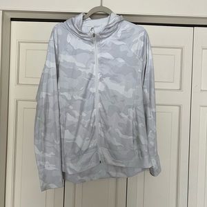 White camo athletic zip-up 🤍